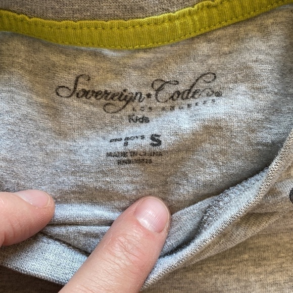 Boys T-shirt Sz lot of 3 Sz 8 Benetton, sovereign code and old navy - Picture 4 of 6